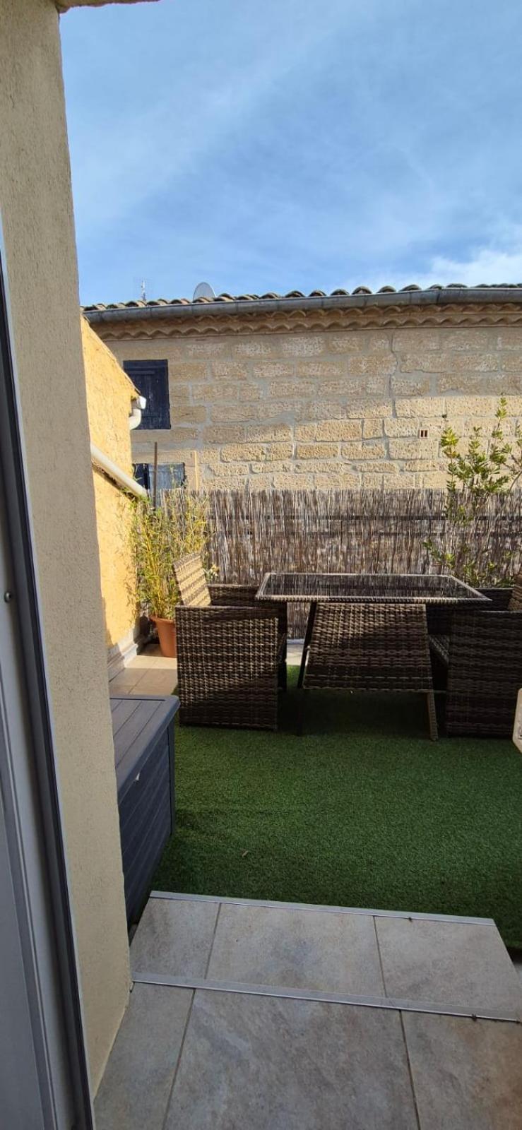 Apartment Proche D'uzes La Terrasse Du Soleil Levant *